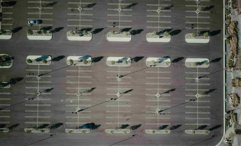 Vista aérea de estacionamiento construido por constructora ANIRAC, en Tijuana