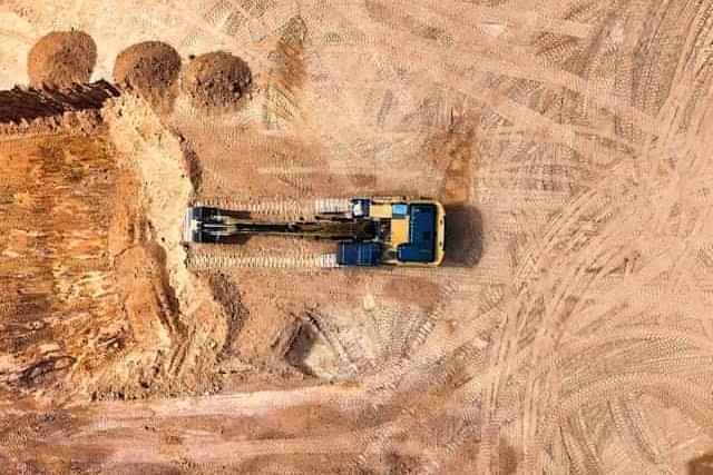 Maquinaria d emovimiento de tierras en renta a una empresa, por constructora ANIRAC, en Tijuana