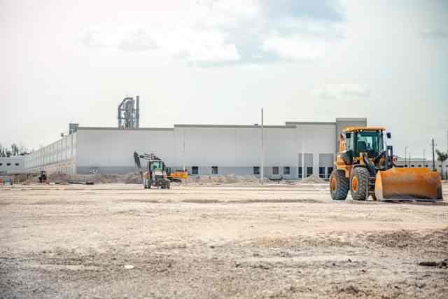 Maquinaria d emovimiento de tierras en renta a una empresa, por constructora ANIRAC, en Tijuana